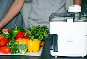 juicing - Copyright – Stock Photo / Register Mark