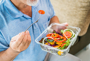 eat to live longer - Copyright – Stock Photo / Register Mark