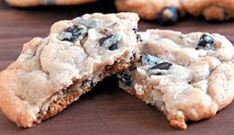 chocolate chip cookies - Copyright – Stock Photo / Register Mark